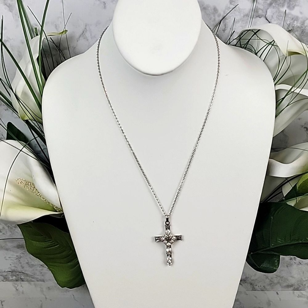 Jeweled cross pendant with chain  22" length